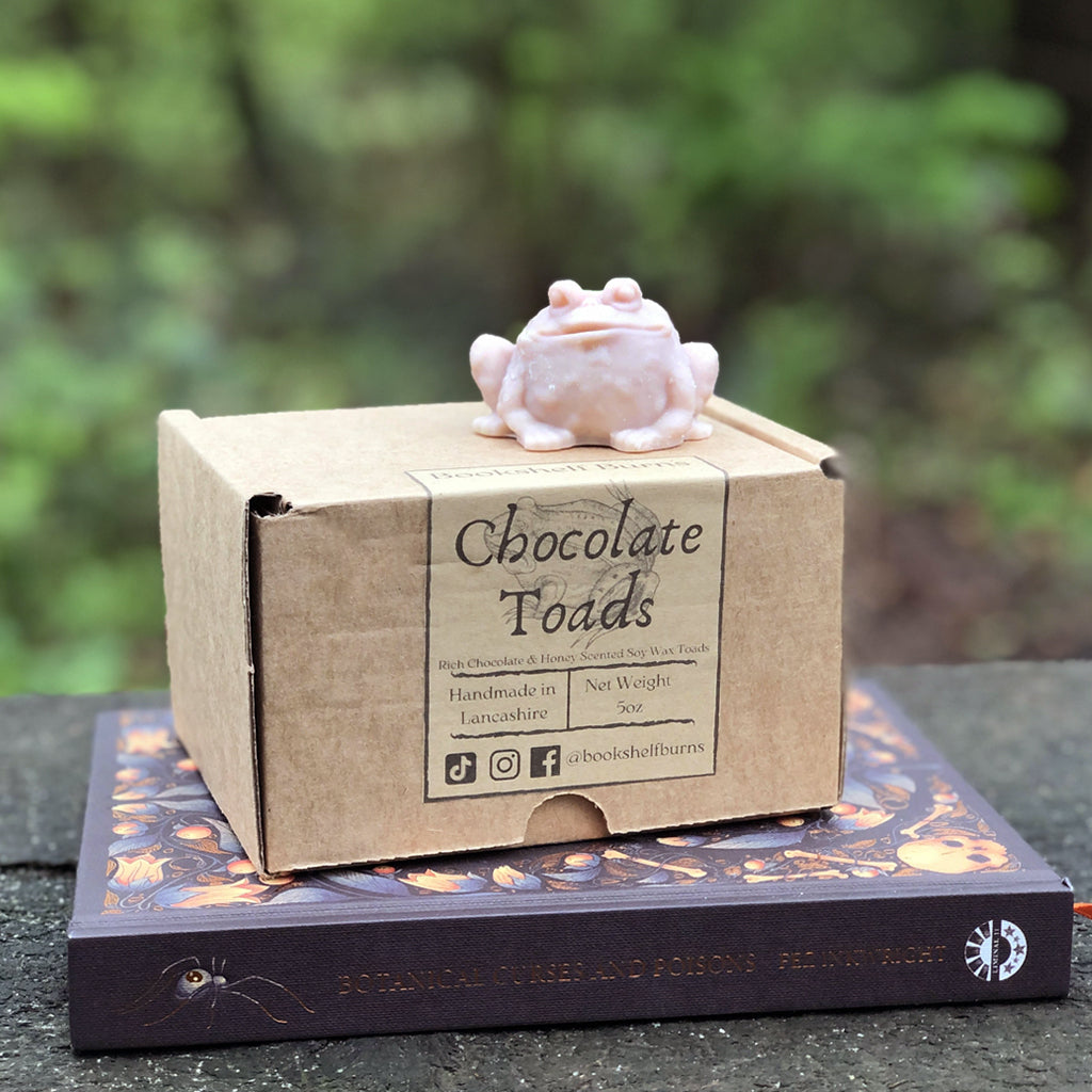 This box of 5 chocolate and honey scented soy wax melts are toad-ally magical! From the minds at Bookshelf Burns, this delicious fragrance is sure to evoke thoughts of a trip to the nearest magical chocolate shop, and would make a fantastical addition to the perfect witchy kitchen!