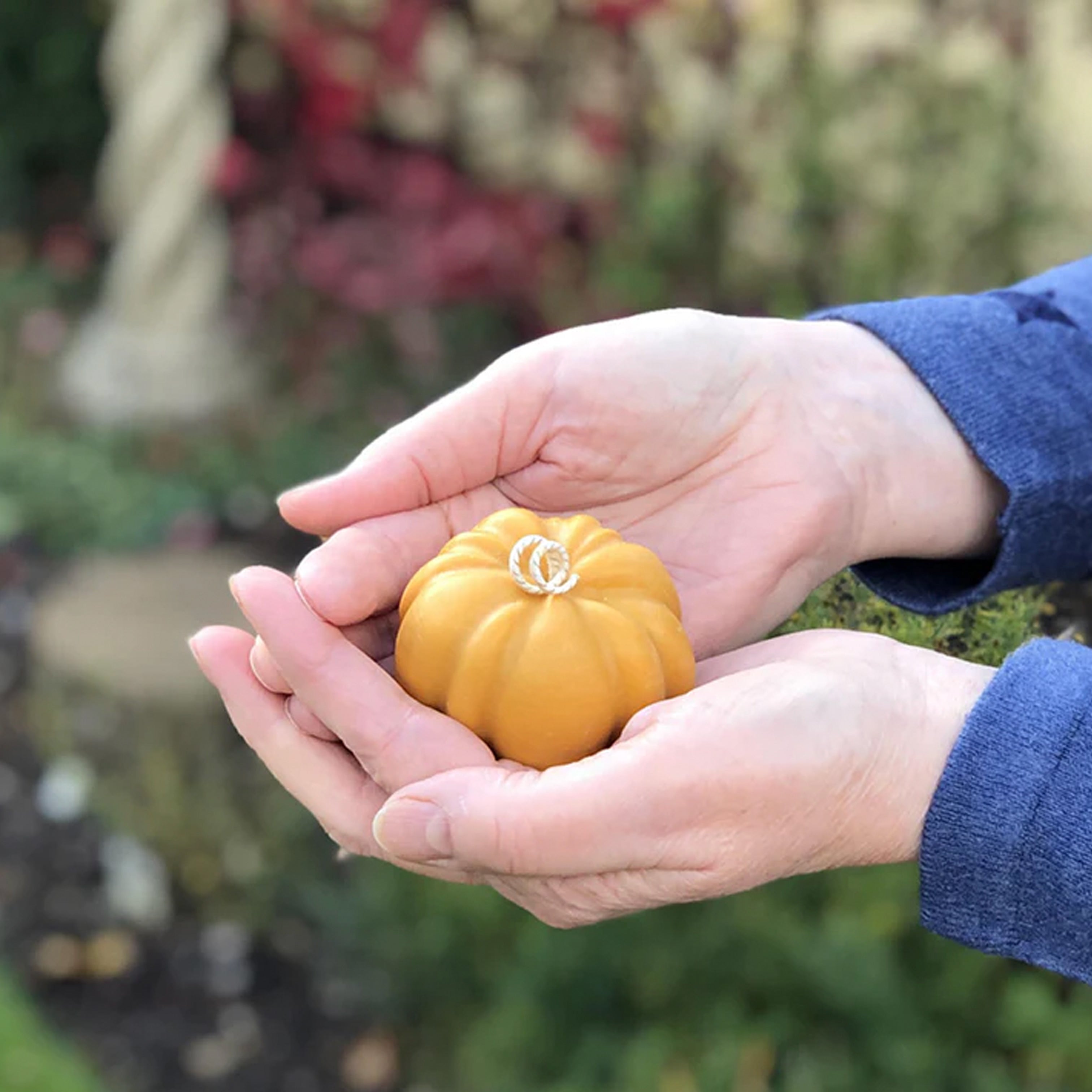 Treat yourself or a loved one to something cosy this season, with our socks and candle gift set! Including a pair of wine-coloured socks (Size 4-8) and one of our freshly picked pumpkin candles, this is the perfect treat to stay in with!