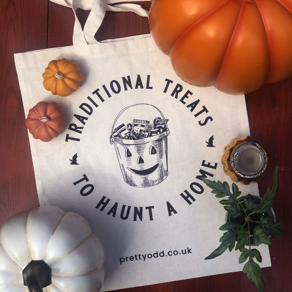 This'll come in candy! Our 100% cotton, natural-colour tote bags have had a seasonal revamp! Each one is hand-pressed and perfect for all your trick or treat needs! Light enough to stash in your bag as your emergency shopper, or durable enough to use during Autumn days and spooky nights!